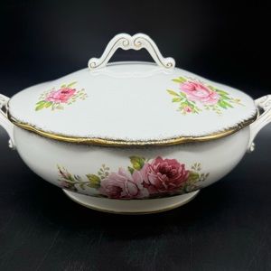 Royal Albert American Beauty Covered Serving Bowl Bone China England